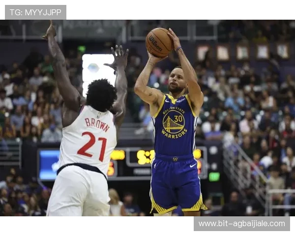 真人NBA游戏中的球员操作技巧详解让你在比赛中轻松超越对手赢得胜利